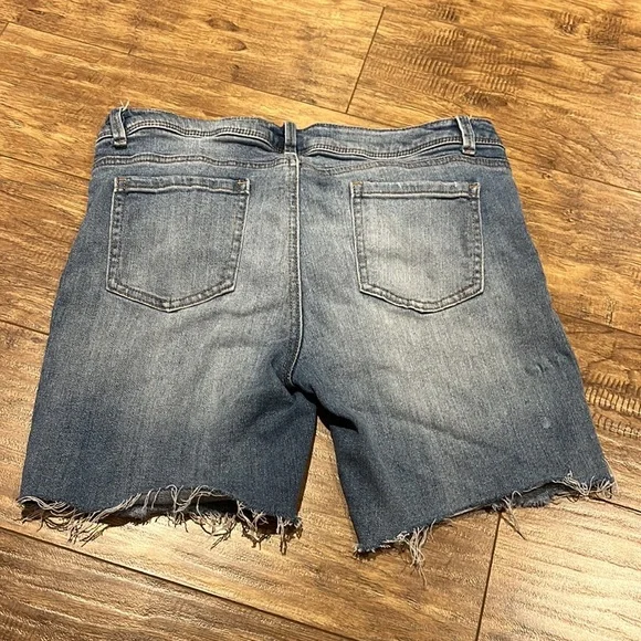 GENERRA denim distressed Jean shorts - Picture 7 of 10